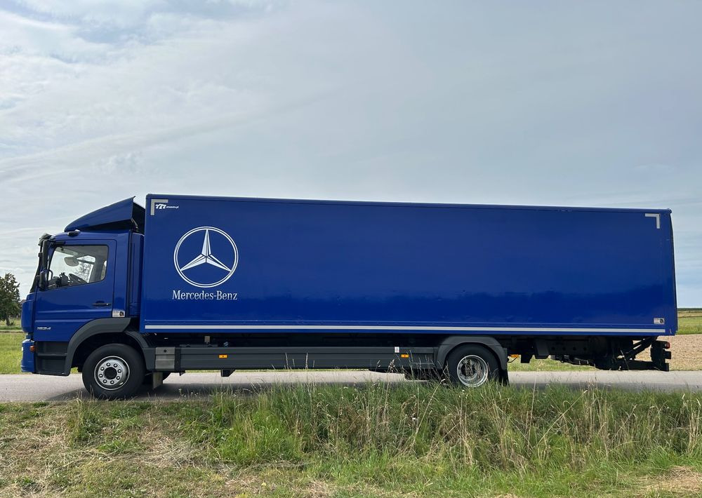 Mercedes-Benz Atego 1524 Z Niemiec 8.65m TOP 2018 Przód i tył na poduszkach 15t DMC / TOP STAN - Kasti veoauto: pilt 4 Mercedes-Benz Atego 1524 Z Niemiec 8.65m TOP 2018 Przód i tył na poduszkach 15t DMC / TOP STAN - Kasti veoauto: pilt 4
