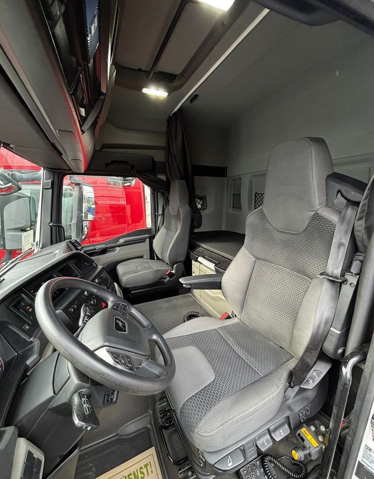 MAN TGS 18.470 NAUKA JAZDY STANDARD 4x2 / TGX 18.360 400 510 460 500 TOP STAN / ŚWIEŻO SPROWADZONY - Sadulveok: pilt 5 MAN TGS 18.470 NAUKA JAZDY STANDARD 4x2 / TGX 18.360 400 510 460 500 TOP STAN / ŚWIEŻO SPROWADZONY - Sadulveok: pilt 5