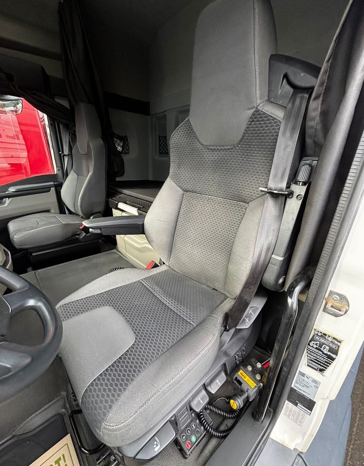 MAN TGS 18.470 NAUKA JAZDY STANDARD 4x2 / TGX 18.360 400 510 460 500 TOP STAN / ŚWIEŻO SPROWADZONY - Sadulveok: pilt 4 MAN TGS 18.470 NAUKA JAZDY STANDARD 4x2 / TGX 18.360 400 510 460 500 TOP STAN / ŚWIEŻO SPROWADZONY - Sadulveok: pilt 4