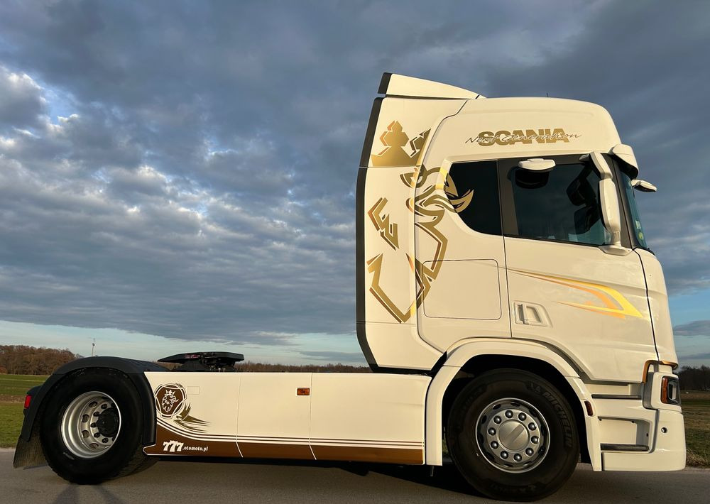 Scania R500 FULL AIR 2019 10x poduszki KLIMA POSTOJOWA / RETARDER / FULL SPOJLER / TOP STAN / od jedynego właściciela ! HYDRAULIKA spod beczki spożywczej ! / do wywrotu ruchomej podłogi beczki TOP TOP - Sadulveok: pilt 4 Scania R500 FULL AIR 2019 10x poduszki KLIMA POSTOJOWA / RETARDER / FULL SPOJLER / TOP STAN / od jedynego właściciela ! HYDRAULIKA spod beczki spożywczej ! / do wywrotu ruchomej podłogi beczki TOP TOP - Sadulveok: pilt 4