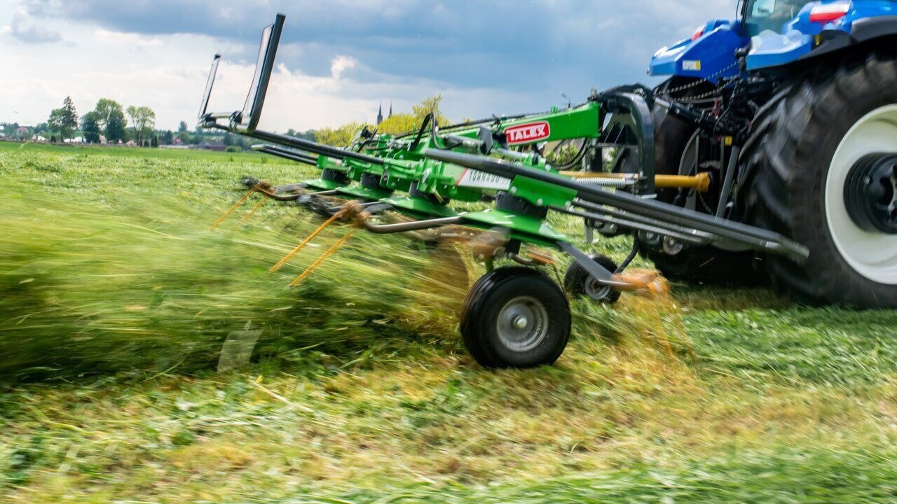 Talex Przetrząsacz 4 wirnikowy zawieszany z WOM, Tornado - Kaarutaja/ Reha: pilt 5 Talex Przetrząsacz 4 wirnikowy zawieszany z WOM, Tornado - Kaarutaja/ Reha: pilt 5