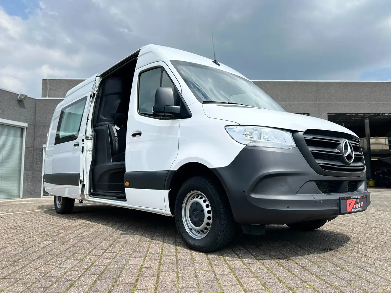 Mercedes-Benz Sprinter 315 L3H2 (37.500€ex) 3.5T SLEEP | DUB CAB 7PL - Meeskonnaauto: pilt 2 Mercedes-Benz Sprinter 315 L3H2 (37.500€ex) 3.5T SLEEP | DUB CAB 7PL - Meeskonnaauto: pilt 2