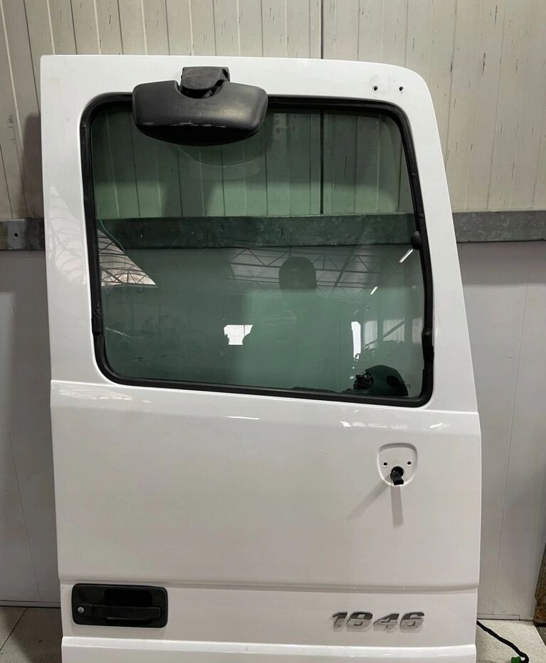 Mercedes-Benz ACTROS MP 3 MEGASPACE truck - Uks ja varuosad - Veoauto: pilt 1 Mercedes-Benz ACTROS MP 3 MEGASPACE truck - Uks ja varuosad - Veoauto: pilt 1