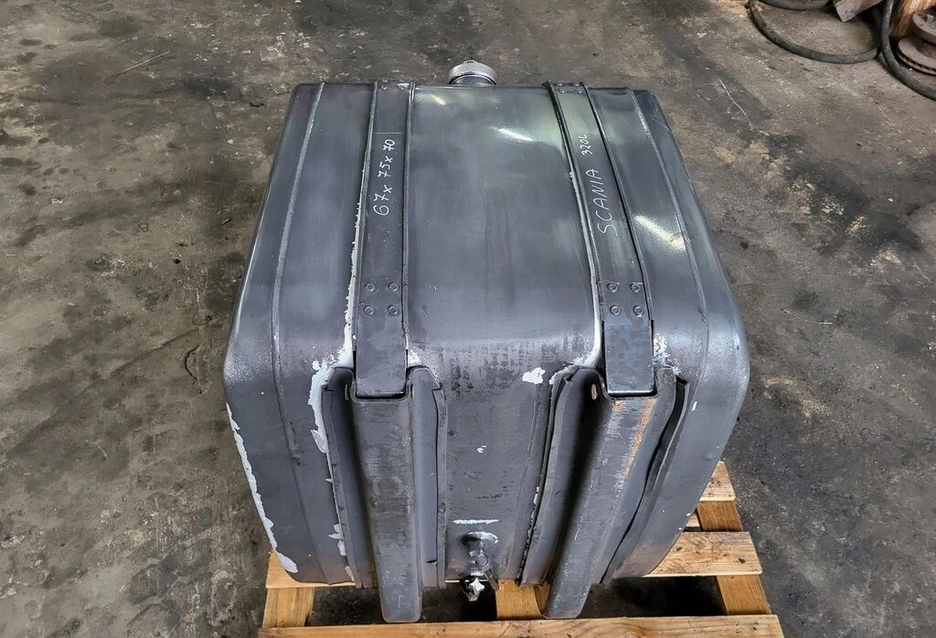 Scania 320L 1888934 Scania 320L 1888934 truck - Kütusepaak - Veoauto: pilt 1 Scania 320L 1888934 Scania 320L 1888934 truck - Kütusepaak - Veoauto: pilt 1
