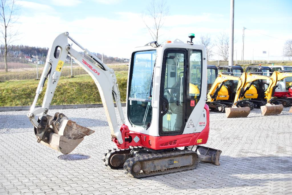 Miniekskavaator Takeuchi TB216 JCB 8018 JCB 18Z-1: pilt 1
