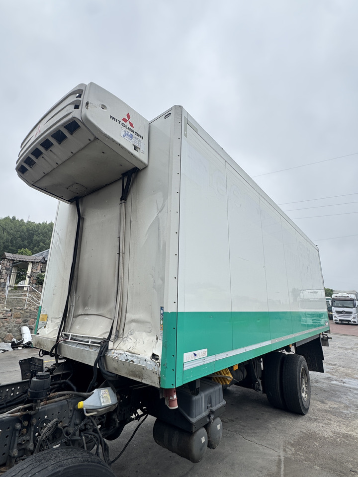 Pealisehitus ja välispind - Veoauto Chłodnia Kontener Izoterma Schmitz Agregat Mitsubishi Mercedes Man Iveco Schmitz Cargobull: pilt 11