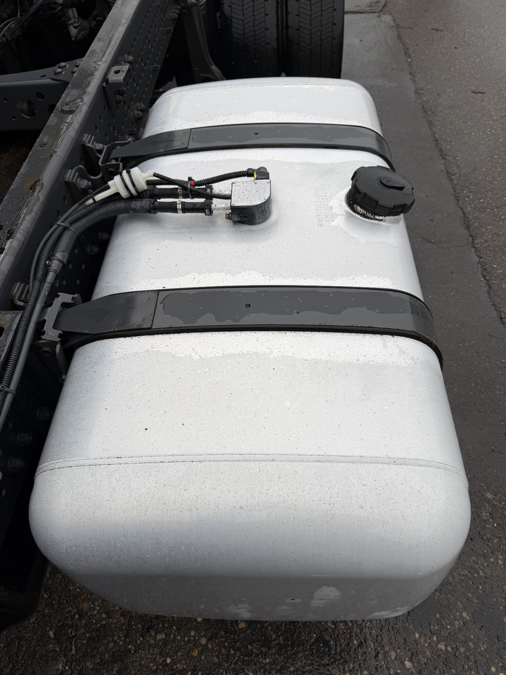 Mercedes Actros MP 4 Antos 390L - Kütusepaak: pilt 4 Mercedes Actros MP 4 Antos 390L - Kütusepaak: pilt 4