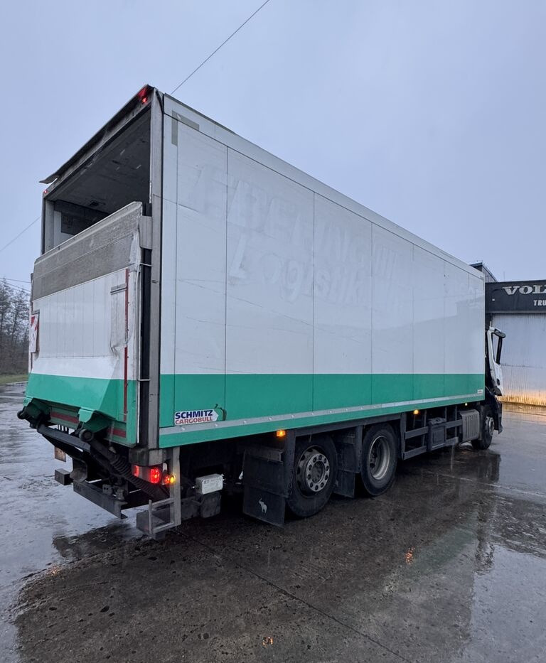 Zabudowa Kontener Chłodnia Schmitz Mercedes Iveco Man Volvo Schmitz Cargobull Mercedes-Benz Antos - Pealisehitus ja välispind - Veoauto: pilt 2 Zabudowa Kontener Chłodnia Schmitz Mercedes Iveco Man Volvo Schmitz Cargobull Mercedes-Benz Antos - Pealisehitus ja välispind - Veoauto: pilt 2