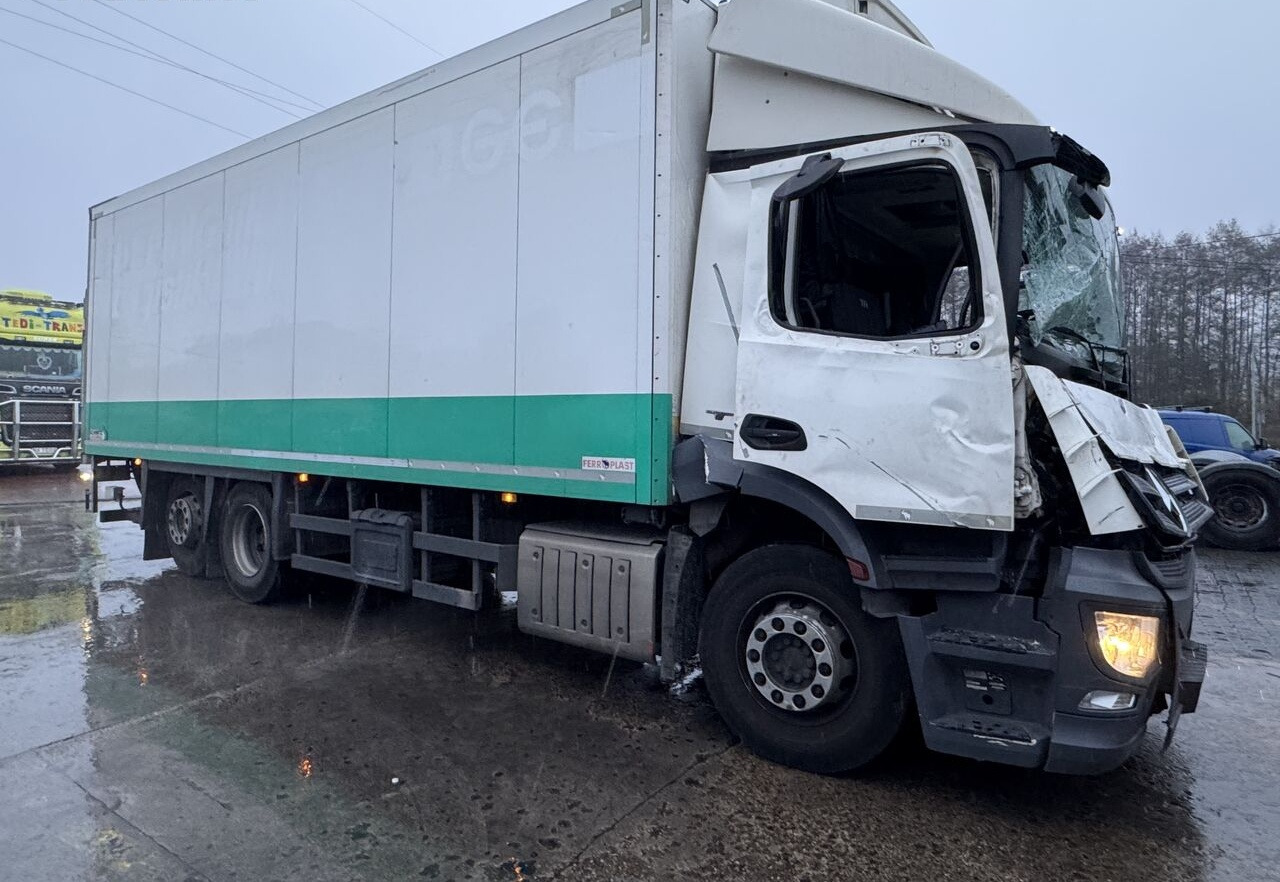 Zabudowa Kontener Chłodnia Schmitz Mercedes Iveco Man Volvo Schmitz Cargobull Mercedes-Benz Antos - Pealisehitus ja välispind - Veoauto: pilt 1 Zabudowa Kontener Chłodnia Schmitz Mercedes Iveco Man Volvo Schmitz Cargobull Mercedes-Benz Antos - Pealisehitus ja välispind - Veoauto: pilt 1