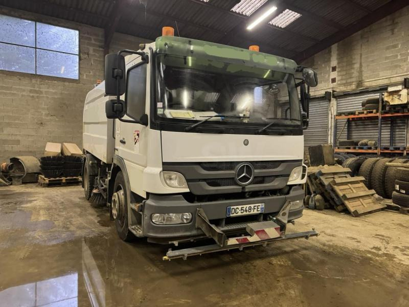 Mercedes Atego 1524 - Tänavapühkimismasin: pilt 1 Mercedes Atego 1524 - Tänavapühkimismasin: pilt 1