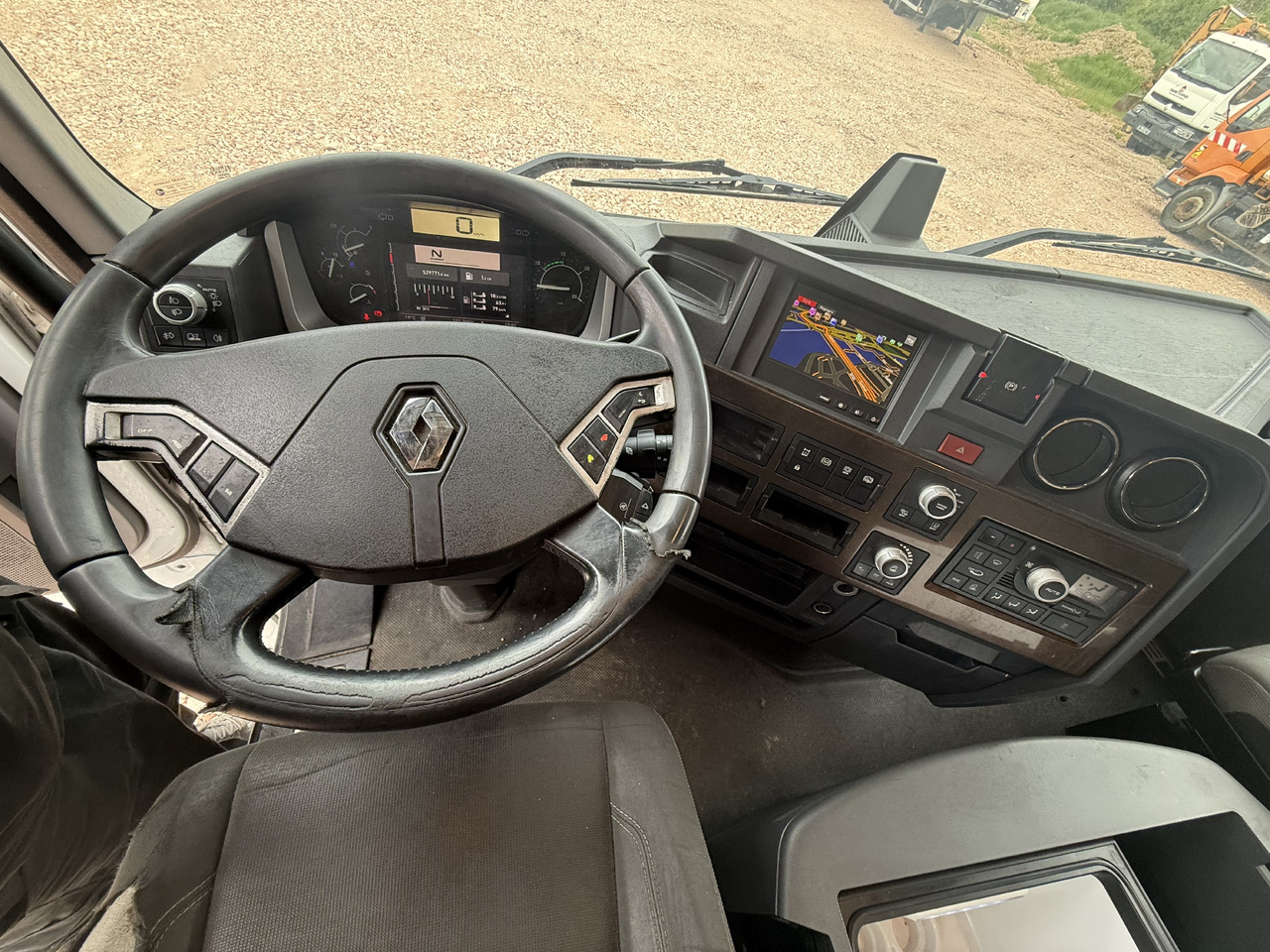 Sadulveok Renault T520: pilt 12