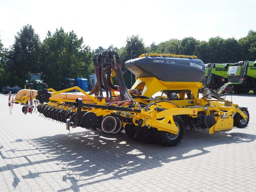 Bednar OMEGA OO 4000L - Kombain-külvimasin: pilt 4 Bednar OMEGA OO 4000L - Kombain-külvimasin: pilt 4