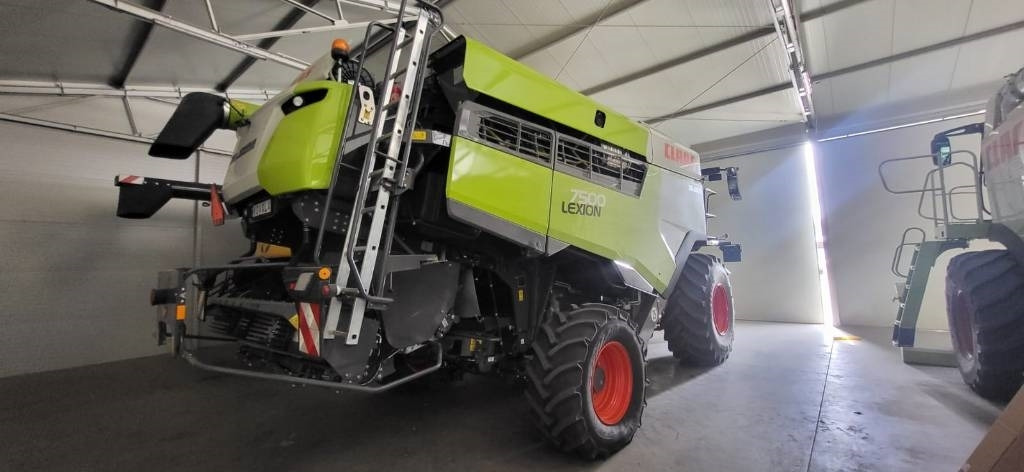 Claas Lexion 7500 + V930  - Kombain: pilt 4 Claas Lexion 7500 + V930  - Kombain: pilt 4