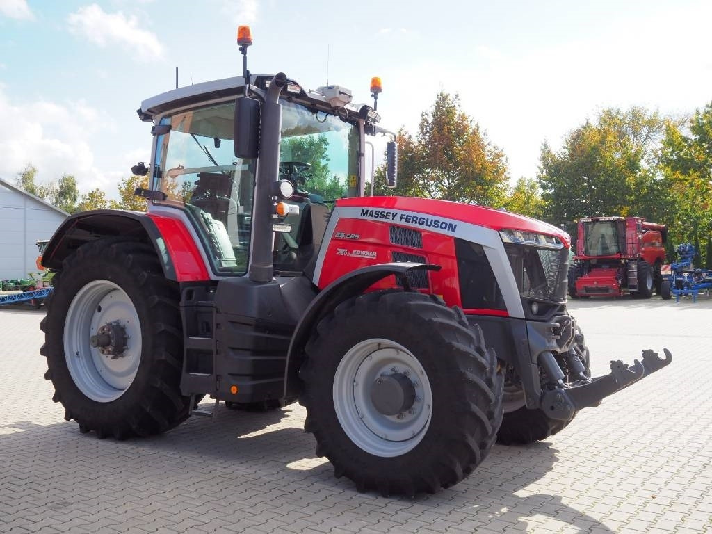 Massey Ferguson 8S.225 Dyna-7, GPS - Traktor: pilt 4 Massey Ferguson 8S.225 Dyna-7, GPS - Traktor: pilt 4