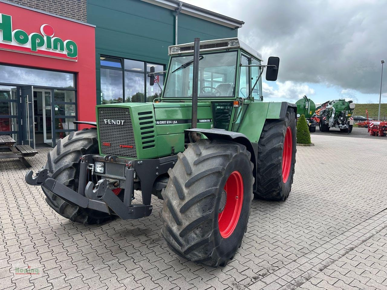Fendt Favorit 614 LSA Turbomatik - Traktor: pilt 2 Fendt Favorit 614 LSA Turbomatik - Traktor: pilt 2
