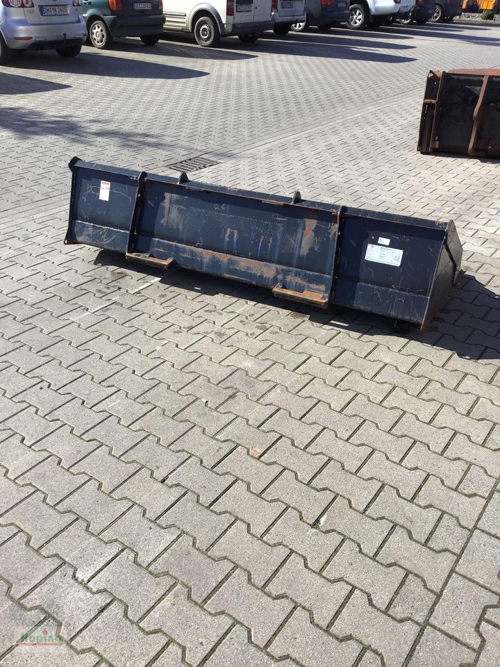 JCB JCB 300T - Laaduri kopp - Ehitusmasinad: pilt 3 JCB JCB 300T - Laaduri kopp - Ehitusmasinad: pilt 3