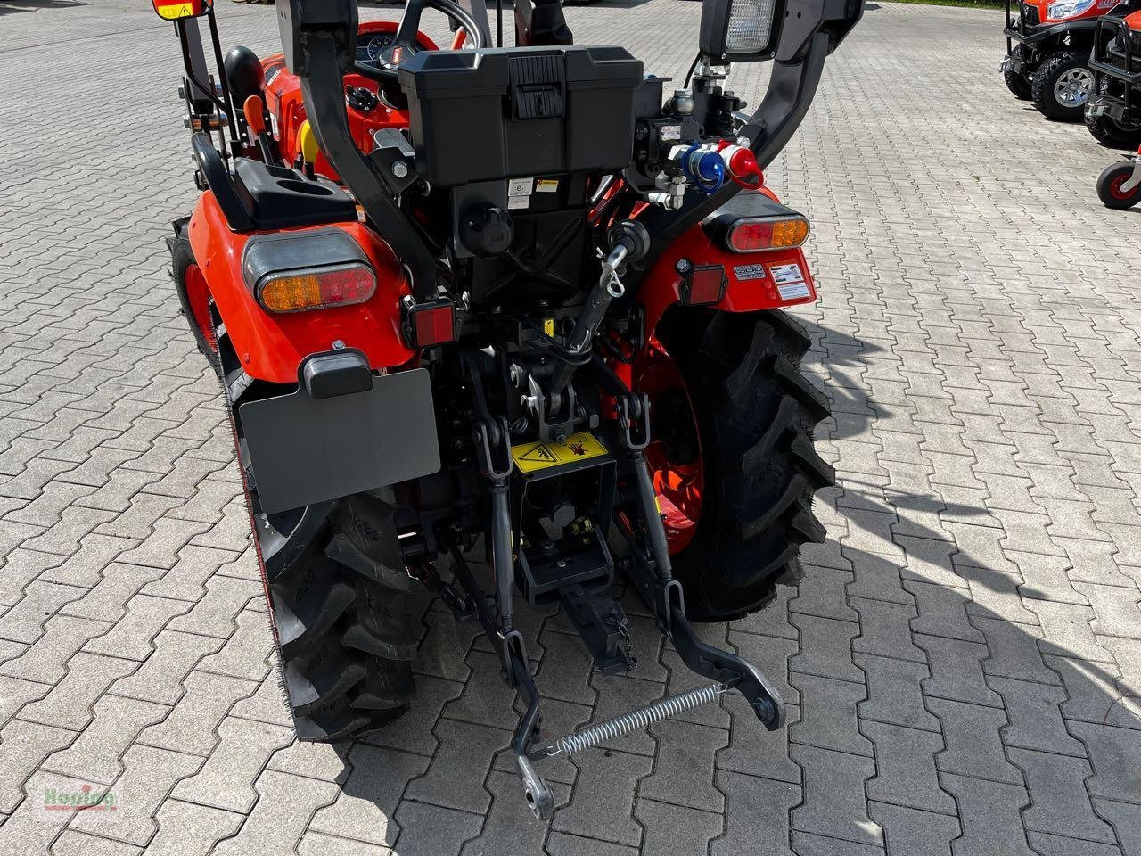 Kubota EK1-261 - Munitsipaaltraktor: pilt 4 Kubota EK1-261 - Munitsipaaltraktor: pilt 4