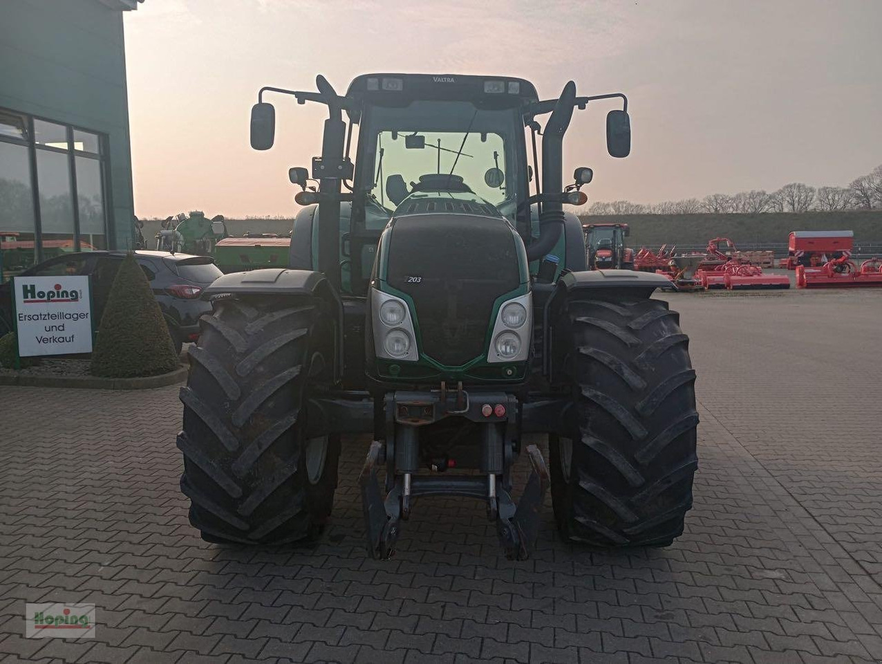 Valtra T203 D - Traktor: pilt 2 Valtra T203 D - Traktor: pilt 2