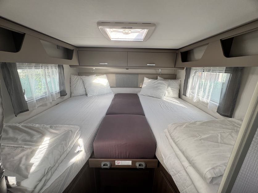 Poolintegreeritud matkaauto CARADO T447 PRO+ , camera, radio, awning, bike holder, LPG, ALU: pilt 11