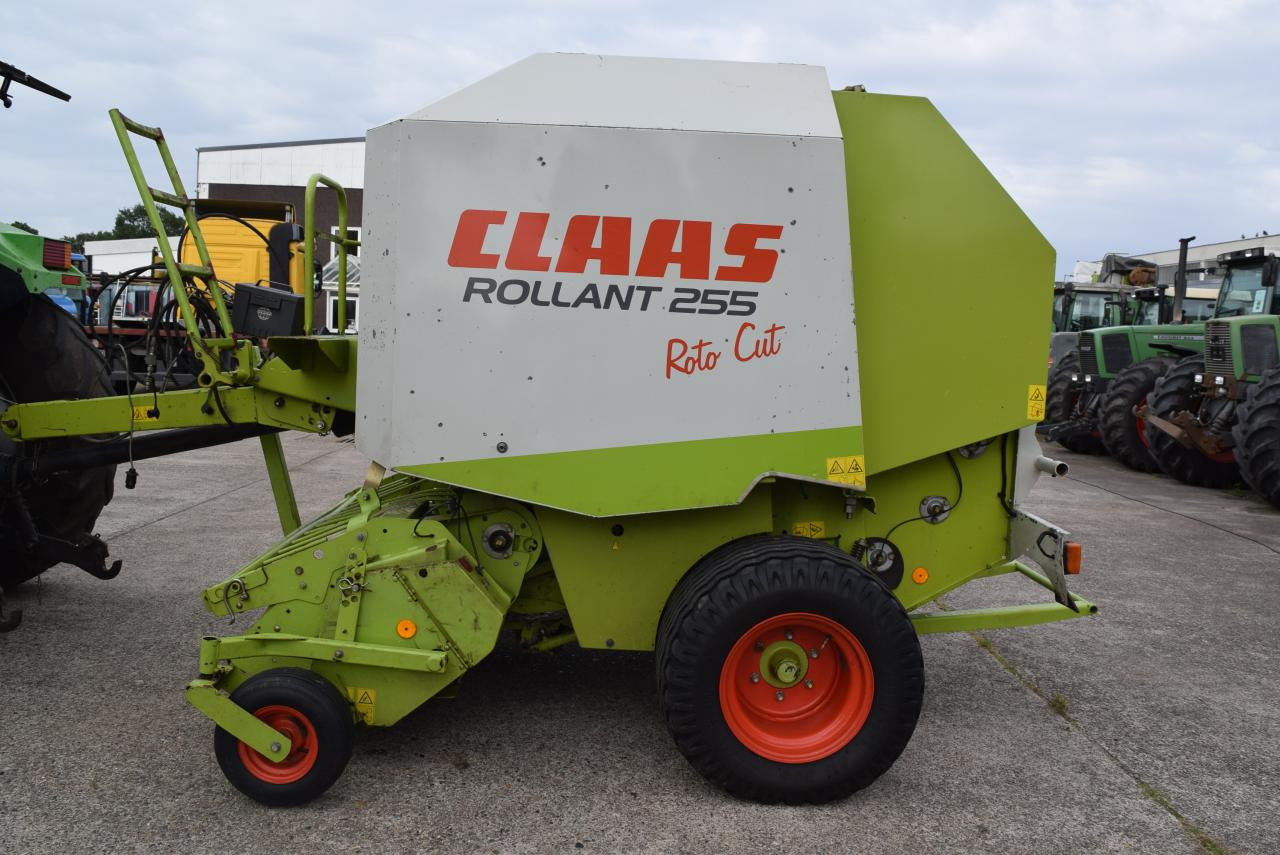 CLAAS Rollant 255 RC - Heinapress, ümmargune: pilt 1 CLAAS Rollant 255 RC - Heinapress, ümmargune: pilt 1