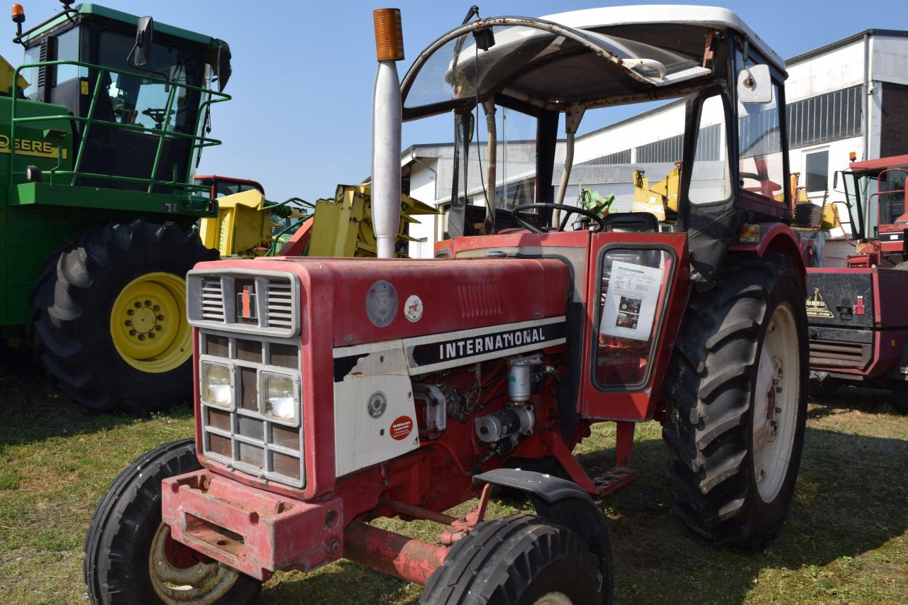 Case-IH 733 - Traktor: pilt 3 Case-IH 733 - Traktor: pilt 3