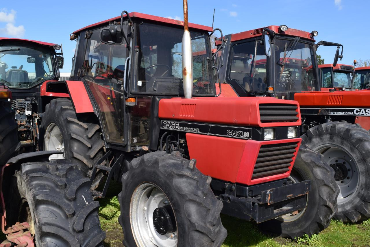 Case-IH 844 XL - Traktor: pilt 1 Case-IH 844 XL - Traktor: pilt 1