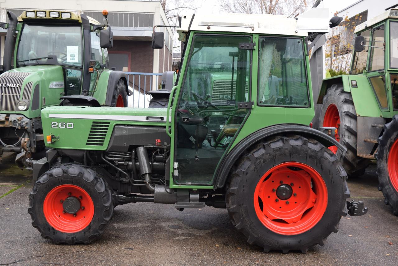 Fendt 260 V - Kõrgkliirenstraktor: pilt 2 Fendt 260 V - Kõrgkliirenstraktor: pilt 2