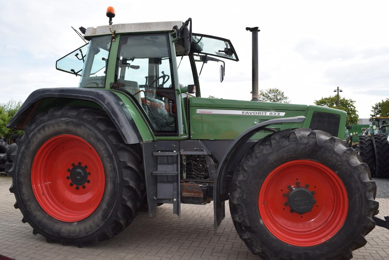 Fendt Favorit 822 - Traktor: pilt 2 Fendt Favorit 822 - Traktor: pilt 2