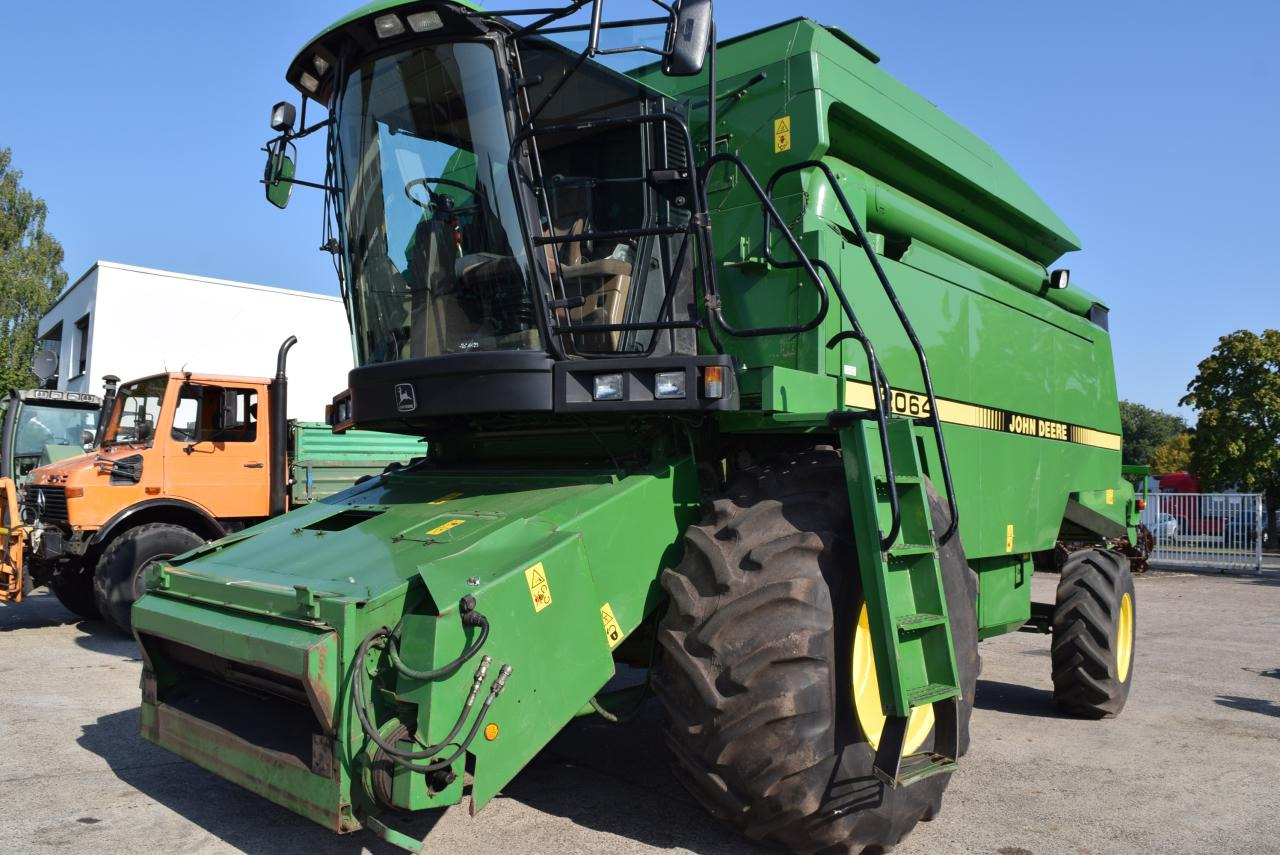 John Deere 2064 - Kombain: pilt 1 John Deere 2064 - Kombain: pilt 1