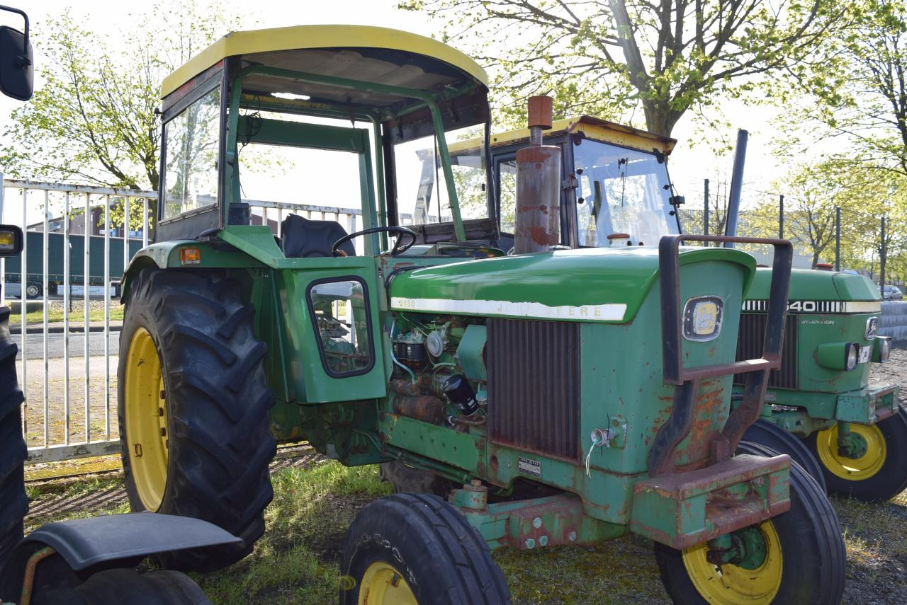 John Deere 2130 - Traktor: pilt 1 John Deere 2130 - Traktor: pilt 1
