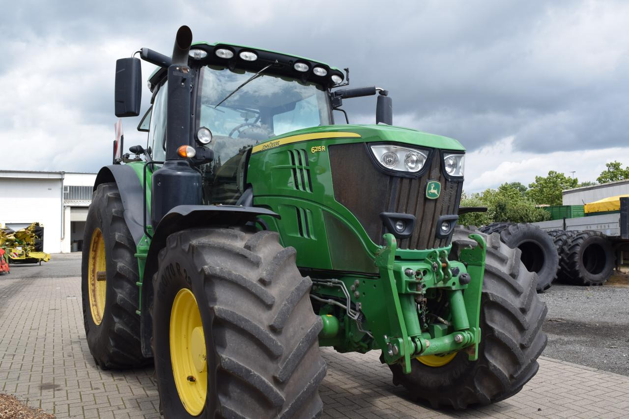 John Deere 6215 R - Traktor: pilt 3 John Deere 6215 R - Traktor: pilt 3