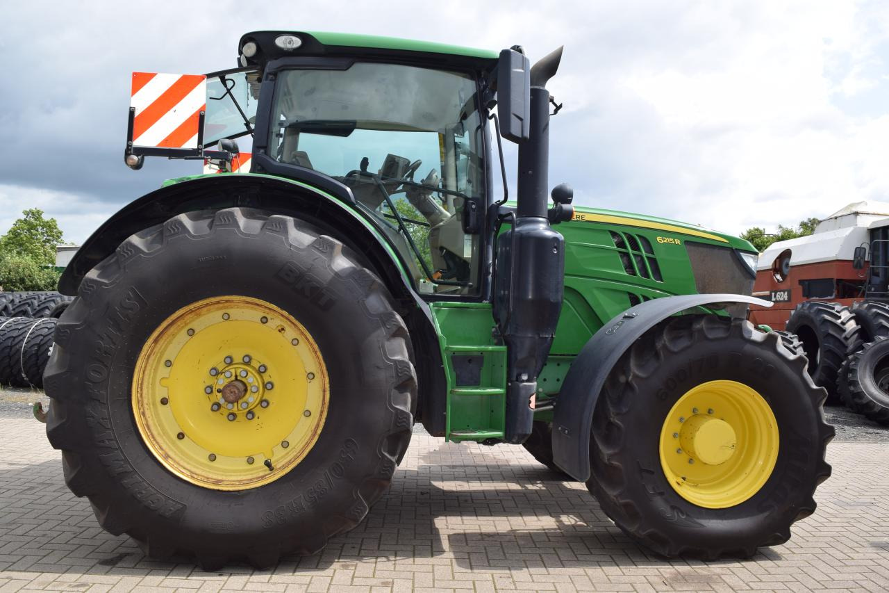 John Deere 6215 R - Traktor: pilt 1 John Deere 6215 R - Traktor: pilt 1