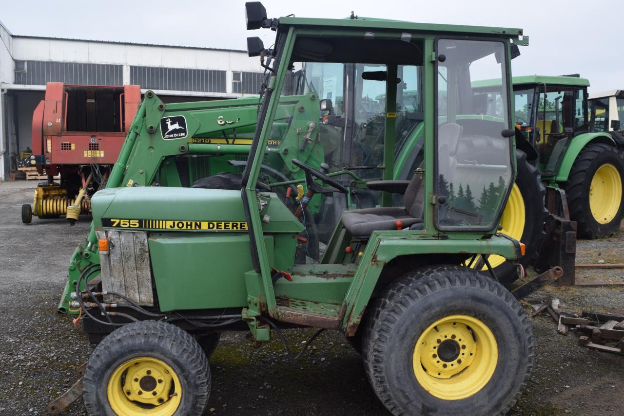 John Deere 755 - Traktor: pilt 2 John Deere 755 - Traktor: pilt 2