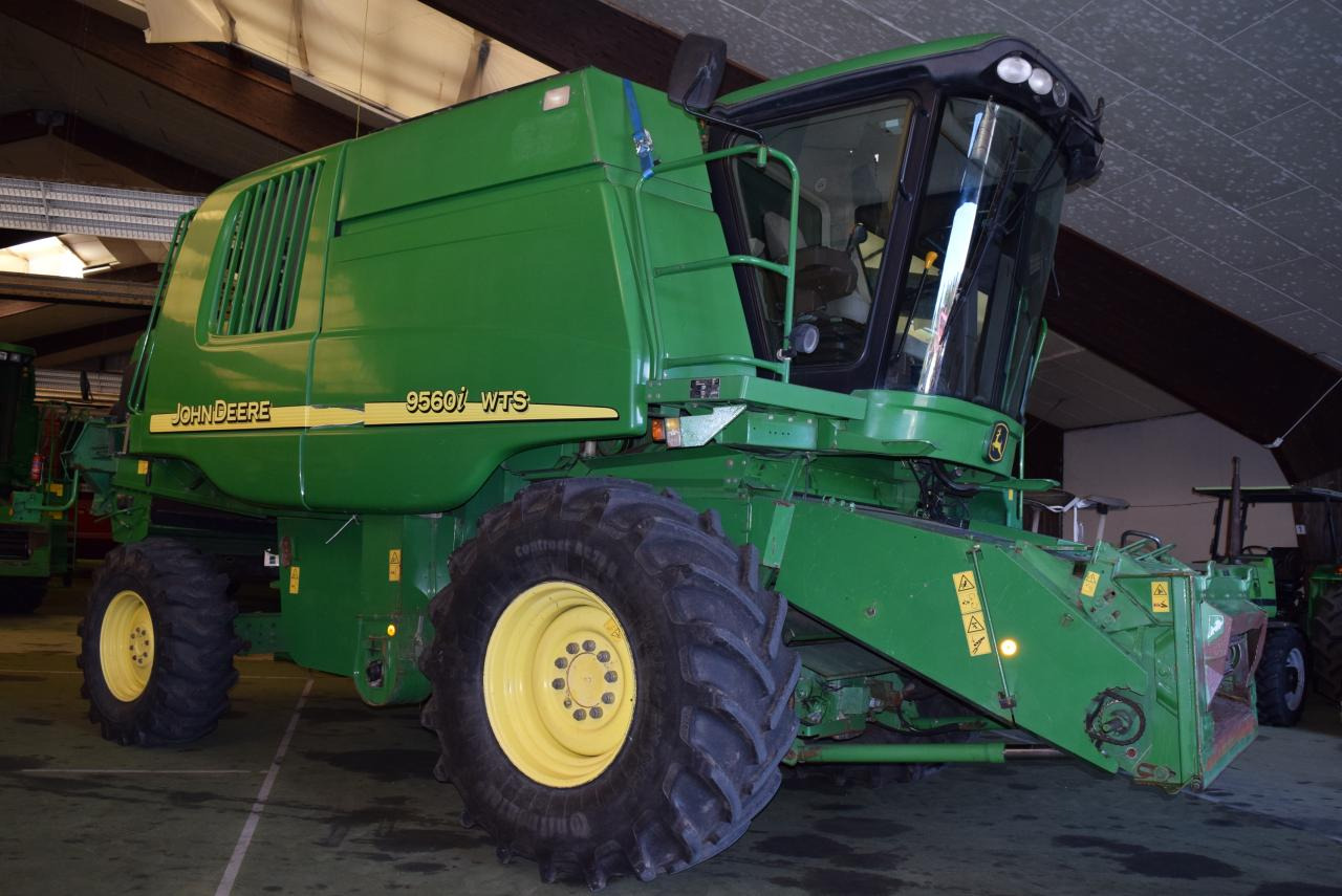 John Deere 9560 i WTS - Kombain: pilt 2 John Deere 9560 i WTS - Kombain: pilt 2