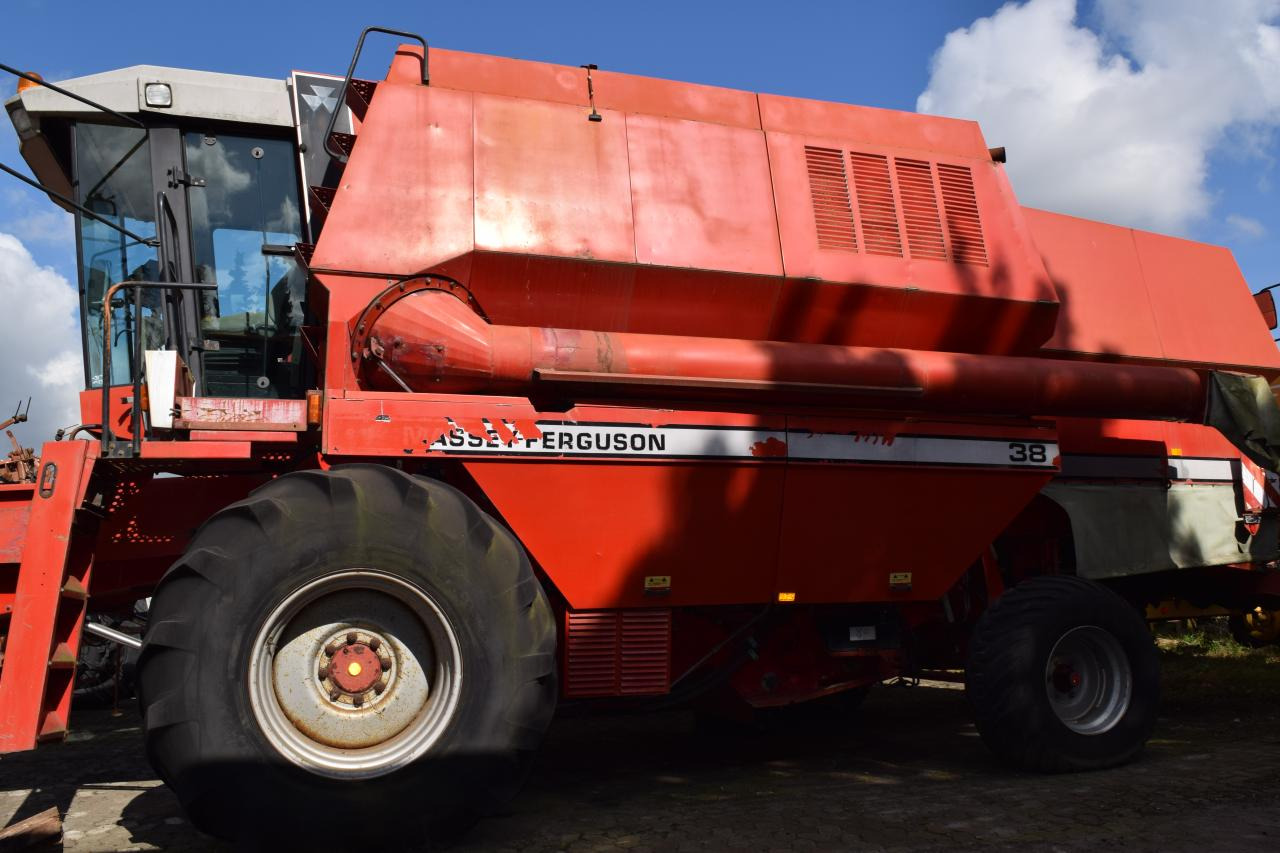 Massey Ferguson MF 38 - Kombain: pilt 3 Massey Ferguson MF 38 - Kombain: pilt 3