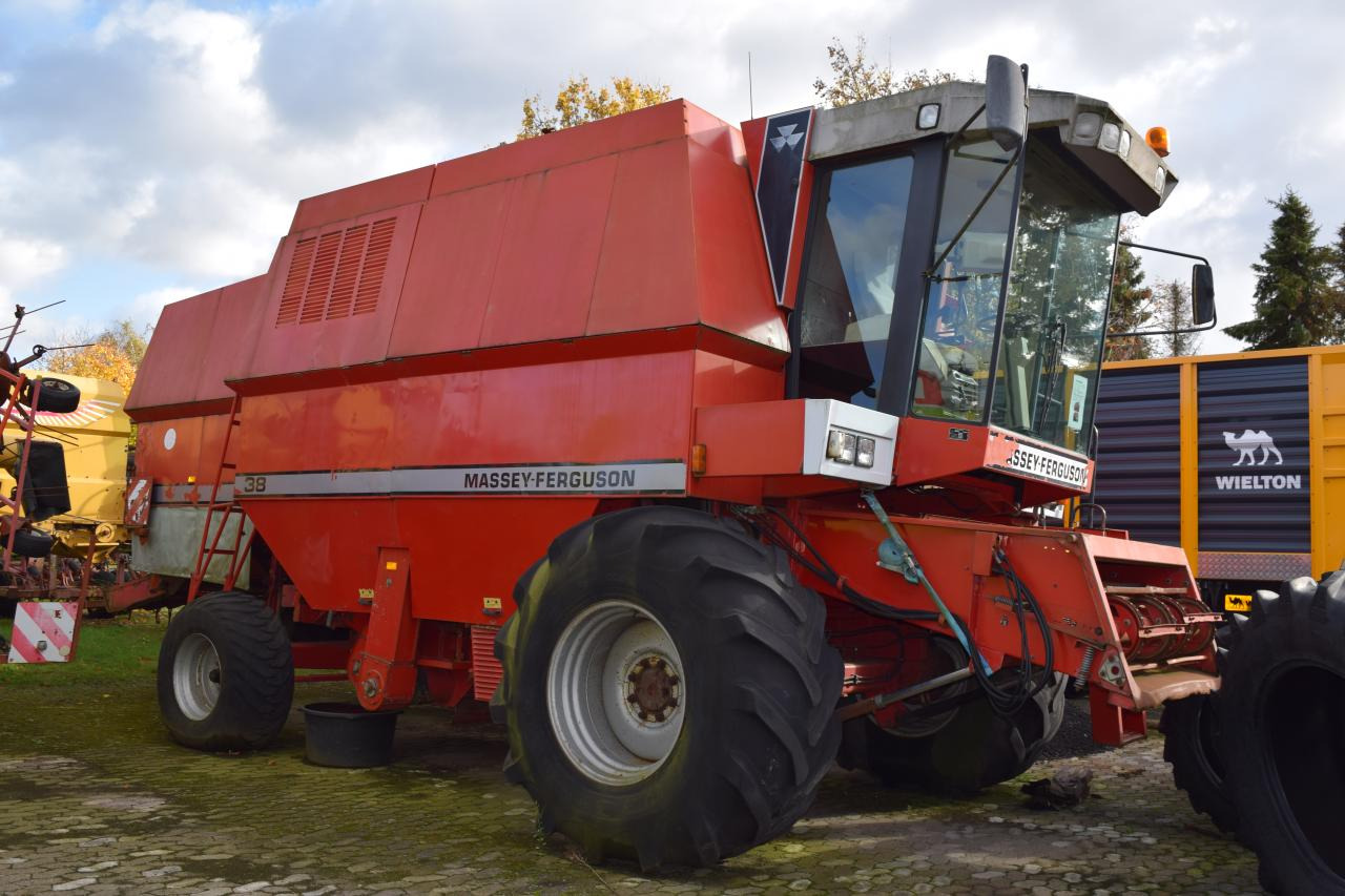 Massey Ferguson MF 38 - Kombain: pilt 1 Massey Ferguson MF 38 - Kombain: pilt 1