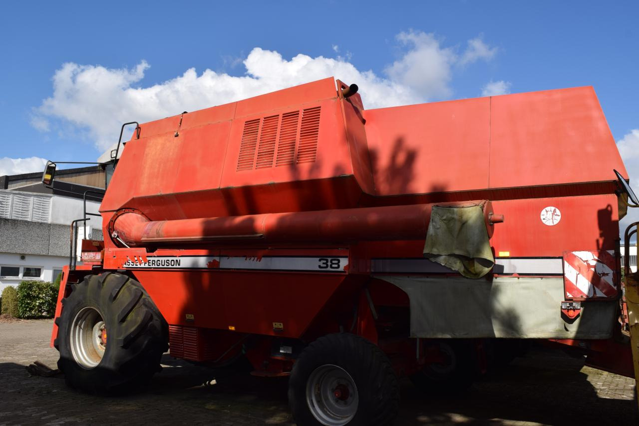 Massey Ferguson MF 38 - Kombain: pilt 4 Massey Ferguson MF 38 - Kombain: pilt 4