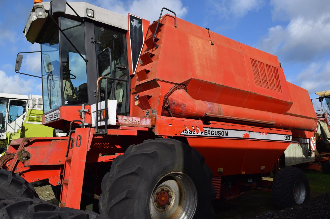 Massey Ferguson MF 38 - Kombain: pilt 2 Massey Ferguson MF 38 - Kombain: pilt 2