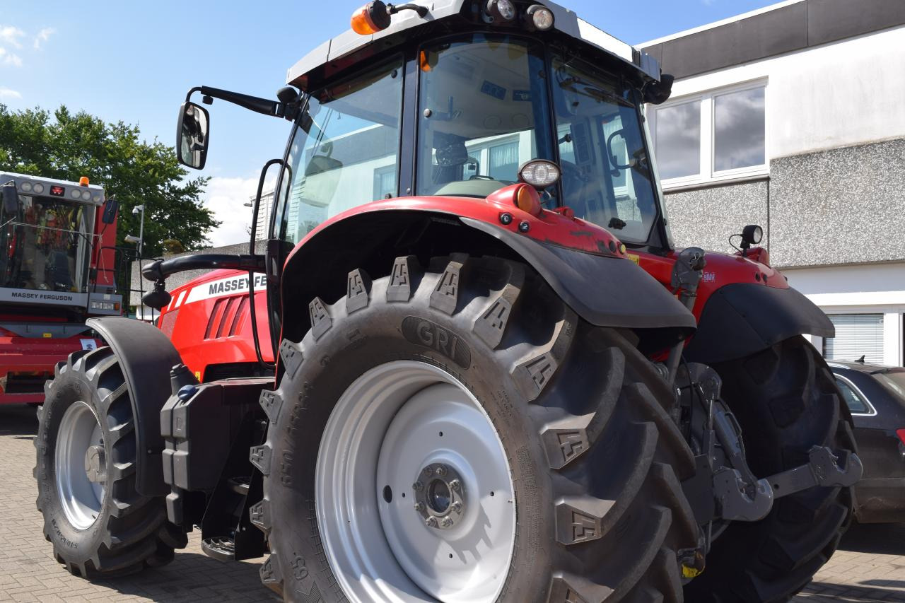Massey Ferguson MF 7715 Dyna-6 - Traktor: pilt 4 Massey Ferguson MF 7715 Dyna-6 - Traktor: pilt 4