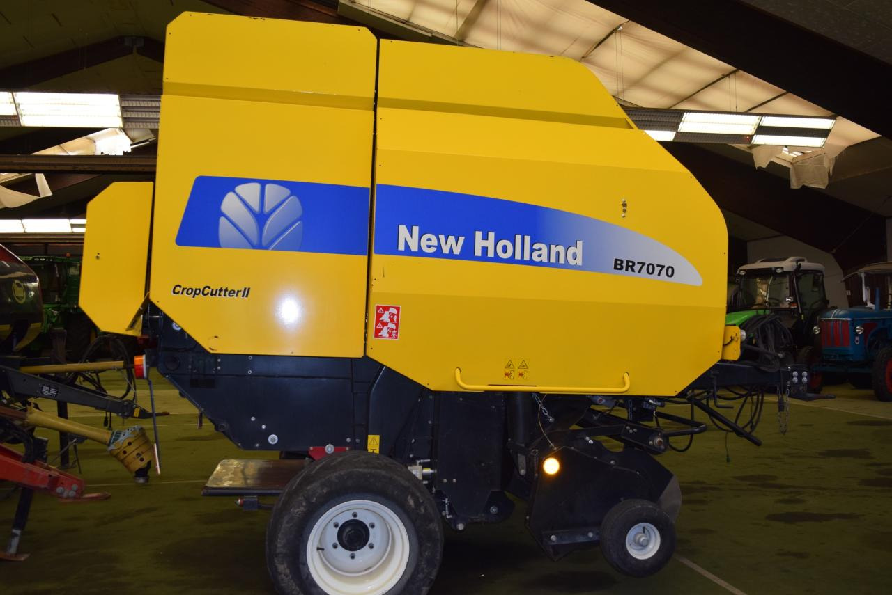 New Holland BR 7070 Crop Cutter II - Heinapress, ümmargune: pilt 1 New Holland BR 7070 Crop Cutter II - Heinapress, ümmargune: pilt 1