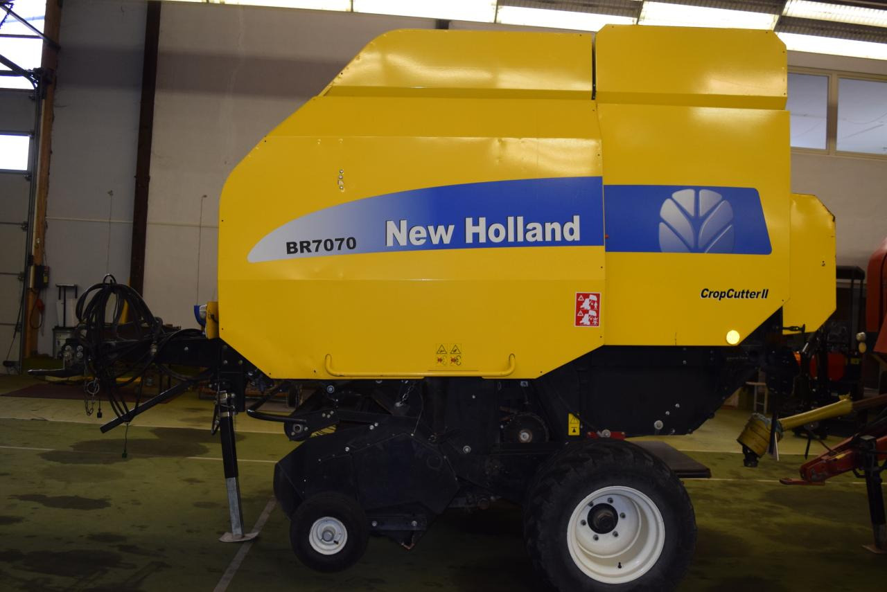New Holland BR 7070 Crop Cutter II - Heinapress, ümmargune: pilt 2 New Holland BR 7070 Crop Cutter II - Heinapress, ümmargune: pilt 2
