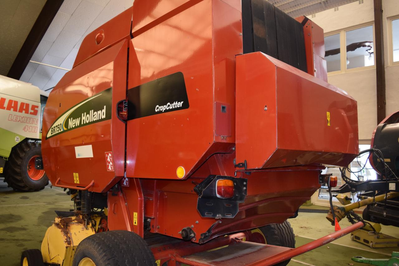 New Holland BR 750 CropCutter - Heinapress, ümmargune: pilt 5 New Holland BR 750 CropCutter - Heinapress, ümmargune: pilt 5