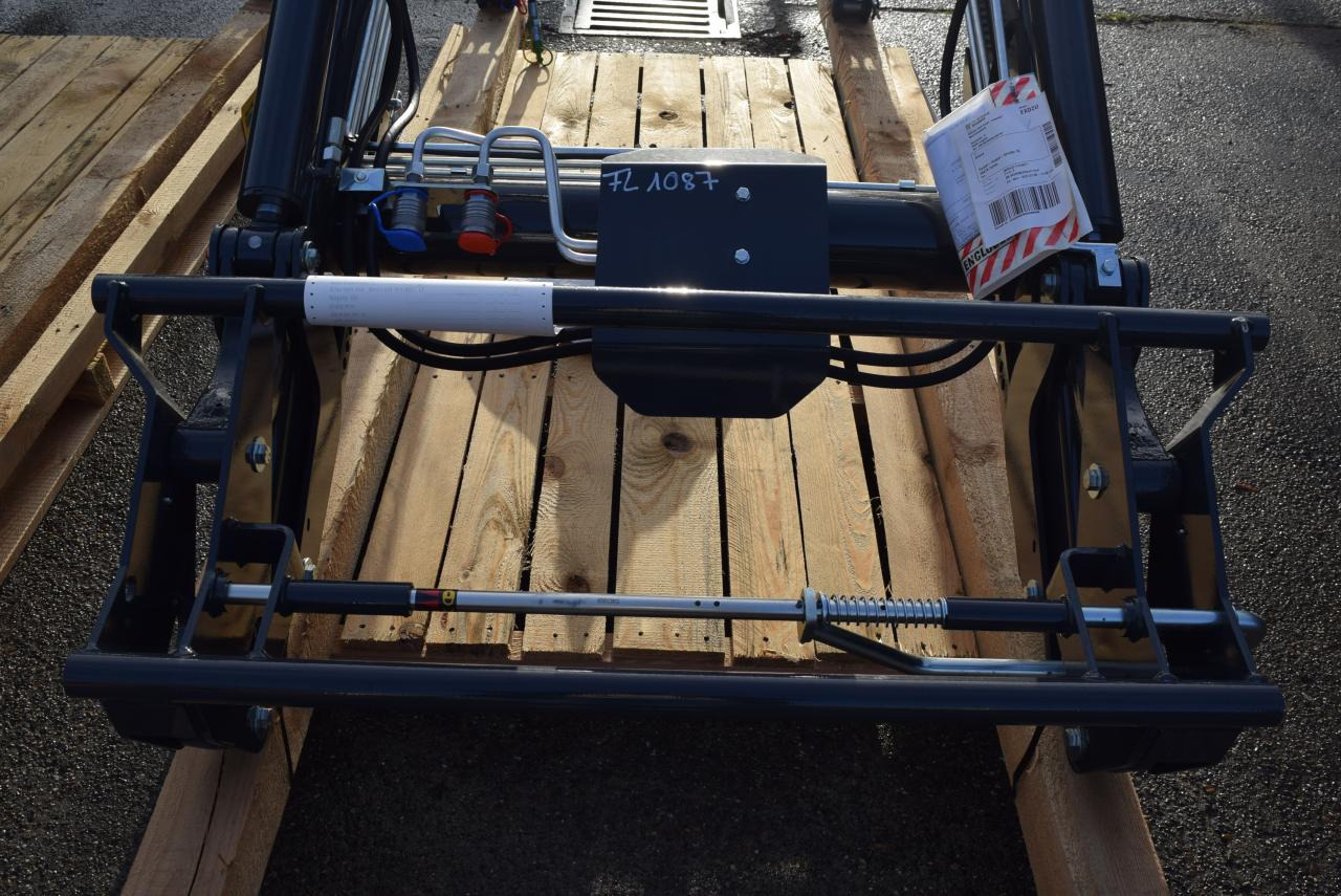 Stoll Solid 40-22 P - Esilaadur traktorile: pilt 3 Stoll Solid 40-22 P - Esilaadur traktorile: pilt 3