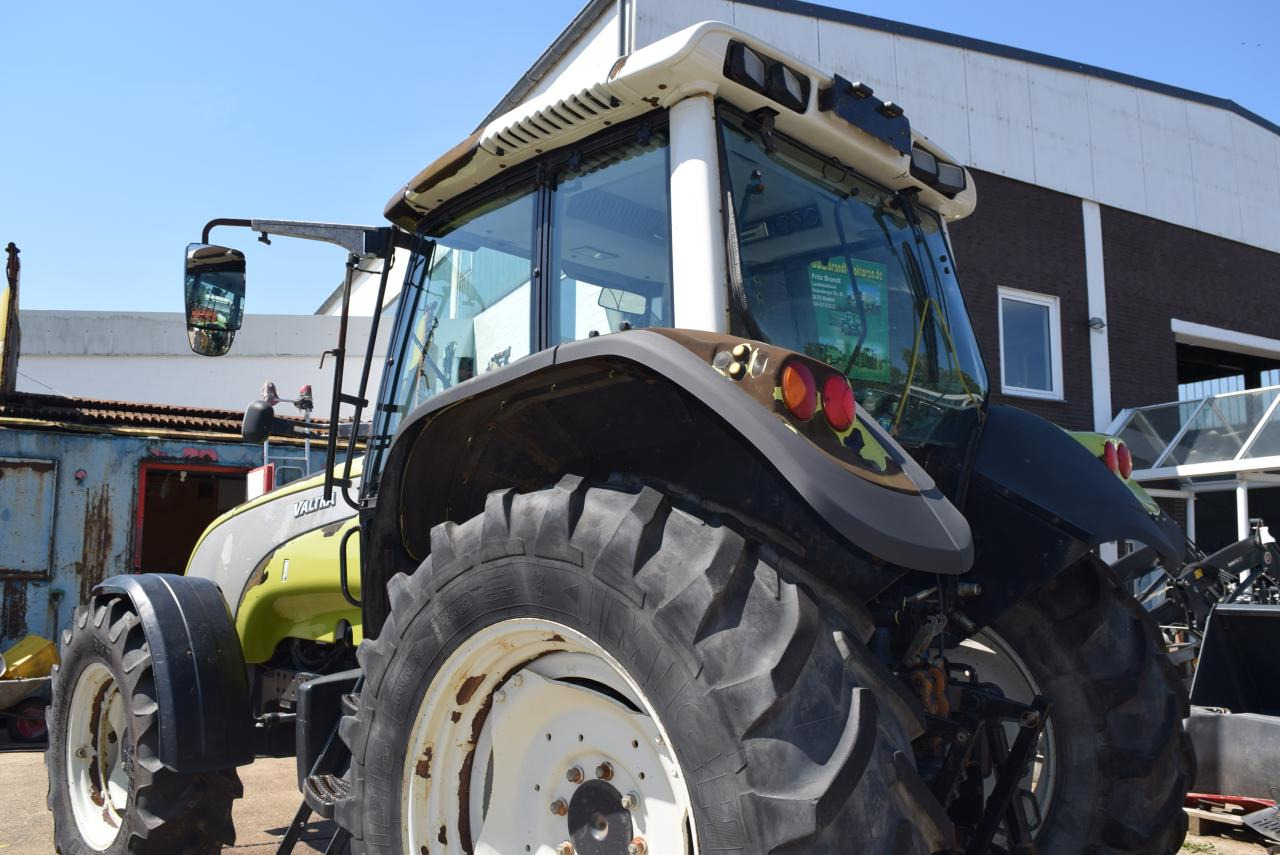 Valtra T120 - Traktor: pilt 5 Valtra T120 - Traktor: pilt 5