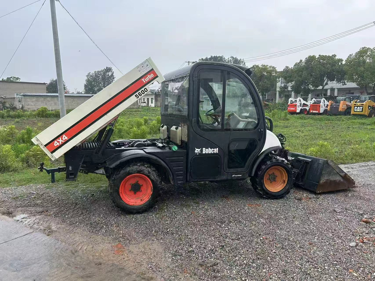BOBCAT 5600 Toolcat - Kompaktlaadur: pilt 2 BOBCAT 5600 Toolcat - Kompaktlaadur: pilt 2