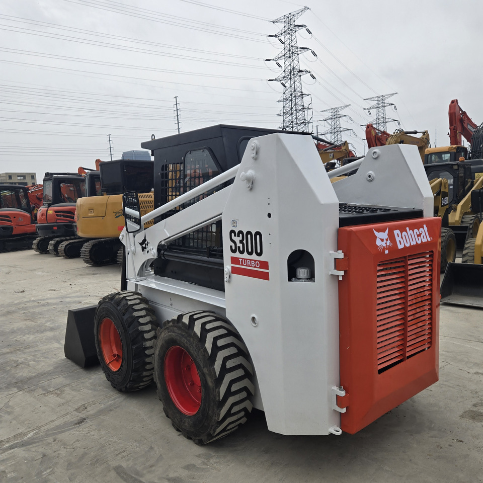 BOBCAT S300 - Kompaktlaadur: pilt 2 BOBCAT S300 - Kompaktlaadur: pilt 2