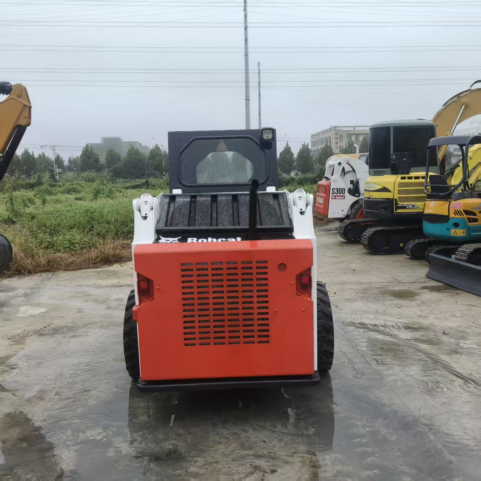 Bobcat S300 - Kompaktlaadur: pilt 3 Bobcat S300 - Kompaktlaadur: pilt 3