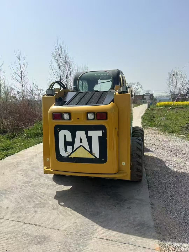 CATERPILLAR 246C - Kompaktlaadur: pilt 4 CATERPILLAR 246C - Kompaktlaadur: pilt 4