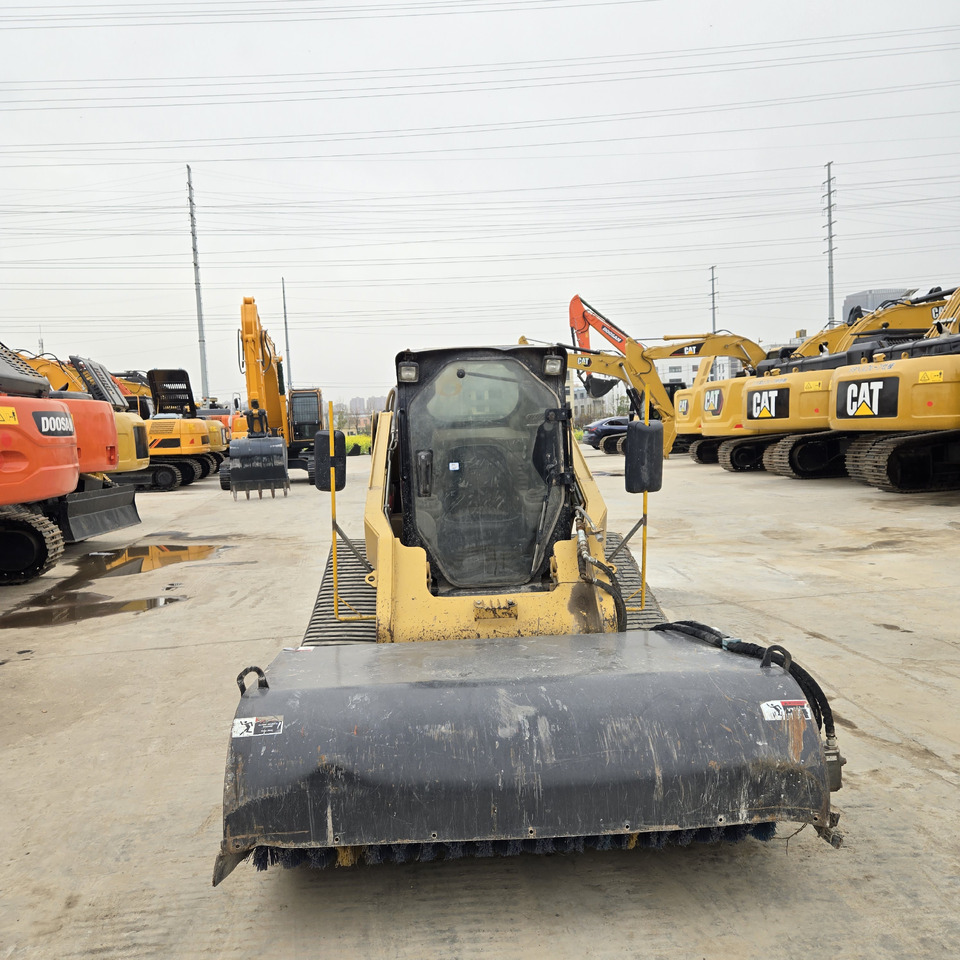 CATERPILLAR 277C - Kompaktlaadur: pilt 3 CATERPILLAR 277C - Kompaktlaadur: pilt 3