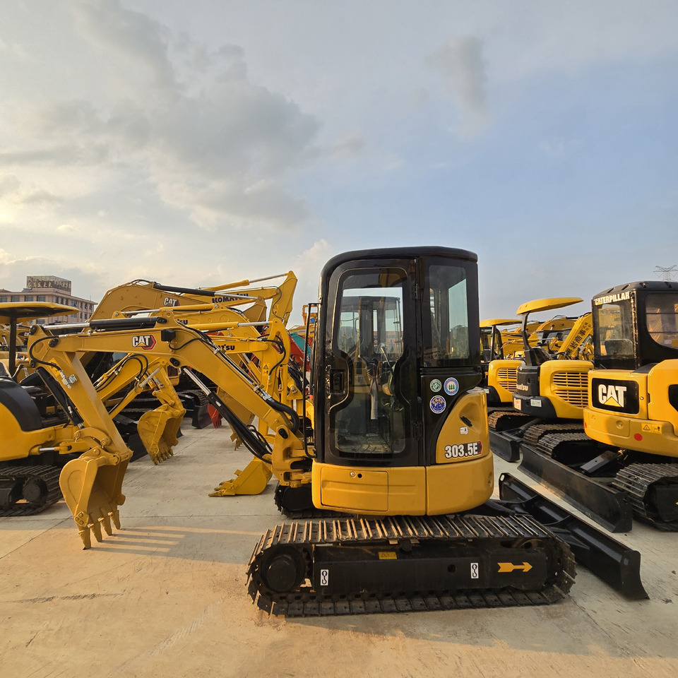 CATERPILLAR 303.5E2 - Miniekskavaator: pilt 1 CATERPILLAR 303.5E2 - Miniekskavaator: pilt 1